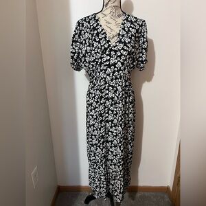 Banana Island Black & White Floral Puff Sleeve Maxi Dress - Size 2X